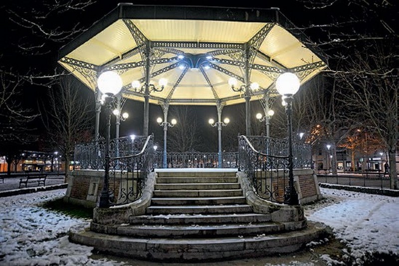 Le kiosque est au Jardin national depuis 1898 date à laquelle Edouard Andrieu était 41ème maire d'Albi