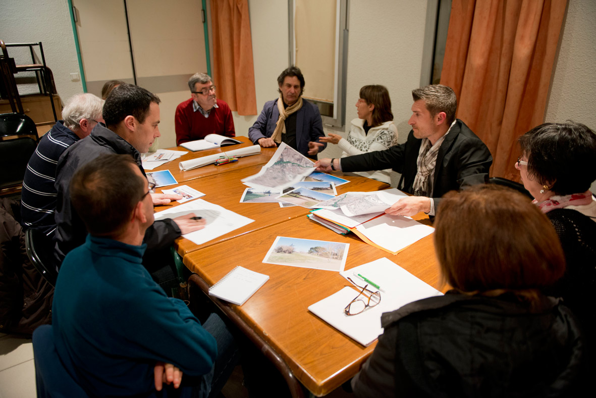 Pour devenir conseiller de quartier, signifiez votre souhait au service vie des quartiers.