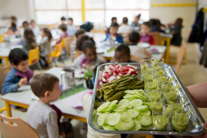 La restauration municipale d’Albi cuisine, au quotidien, les repas de 12 établissements scolaires.