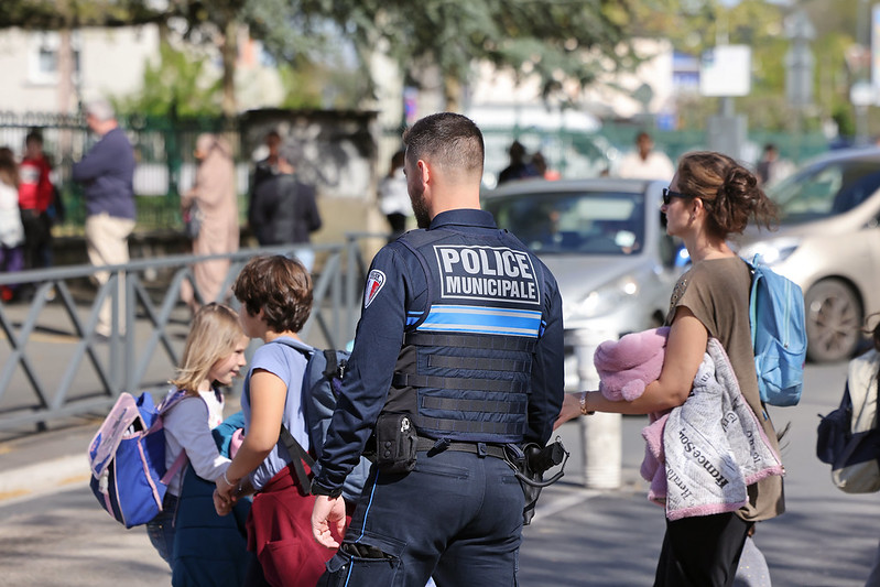 Présence aux abords des écoles