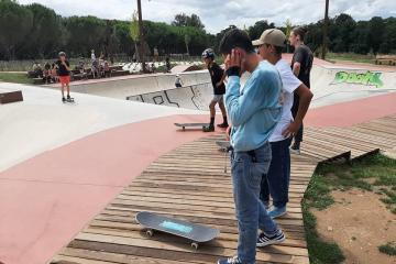 Démo pusher avec Anthony Lopez professionnel de skateboard  originaire d' albi au skatepark de Pratgraussals avec l'association du skate club albigeois. Anthony lopez a contribué à la conception du skatepark du haut de ses 15  ans de pratique à très haut niveau.