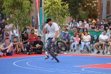 Une danse entre le bmx et le biker... Urban festival 2021