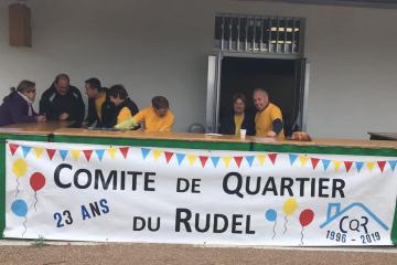 Le Rudel est en fête aujourd’hui avec un vide-grenier, un repas et des moments partagés...., autour d’une maison de quartier agrandie qui semble parfaitement répondre maintenant aux attentes de tous! Rdv toujours aussi convivial et chaleureux...., merci au comité de quartier, à sa Présidente et aux bénévoles pour cette nouvelle réussite!