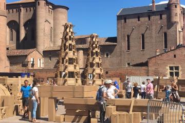 Montage du baldaquin éphémère d' Olivier Grossetete....!!!! Et rdv  pour la nuit Pastel et la découverte de toutes ses animations et surprises !!