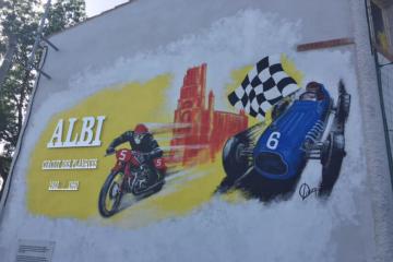 Le 1er circuit automobile d’Albi était aux Planques....et date de 1933! N’en reste aujourd’hui que la tour de chronométrage qui est située sur le stade de Caussels, acheté par la Ville en 2014..... Alors merci à toutes celles et à tous ceux (agents municipaux, Verso Albi, Didier Sirgue, le comité de quartier de la Renaudié, l’artiste Olivier Bonnelarge, Messieurs Pélissier et Cluzel....) qui ont permis sa mise en valeur, pour témoigner de la présence de cet élément de notre patrimoine albigeois...