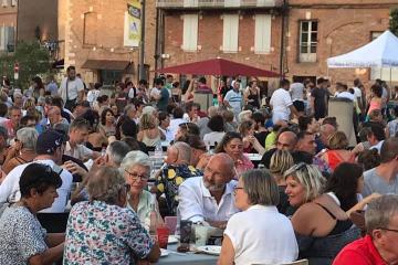 Près de 3000 personnes au marché gourmand de la place Sainte Cécile