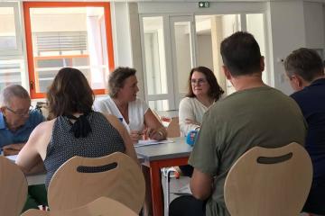 Conférence de presse de rentrée aujourd’hui à l’école Jean Jacques Rousseau pour présenter les travaux réalisés cet été pour les 3200 élèves attendus dans nos écoles à compter du 2 Septembre..... Plus de 1,37M€ seront investis dans les écoles albigeoises cette année, pour divers travaux de rénovation, d’accessibilité et de rénovation thermique et énergétique..., réalisés majoritairement par des entreprises albigeoises.... Auxquels il convient d’ajouter les 2M d’€ liés au seul projet JJ Rousseau avec la créa