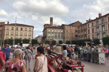 La première journée du Patrimoine a tenu ses promesses: beaucoup de monde dans les différents lieux ouverts au public..., remise du prix patrimoine..., de diplômes à l’école européenne de l’art et des matières.., biennale des arts du feu place Sainte Cecile...... Rdv demain, il y a tant a voir qu’une journée ne peut pas suffire!!!! Et notamment, à l’hôtel de ville, avec toujours la visite du bureau du maire et des animations prévues en salle des états Albigeois!!!