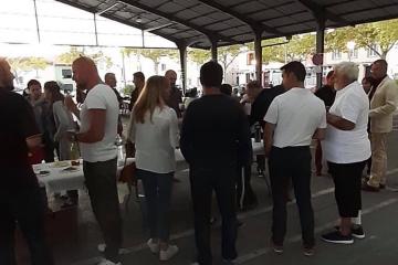 Fête de quartier du Castelviel ce soir sous la halle du foirail! Bravo et merci à la présidente, Mac Albi, et aux bénévoles de l’asso, pour cette organisation!