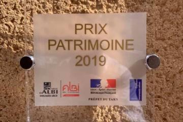 Prix patrimoine 2019: félicitations et merci à Serge Fabrega pour la superbe rénovation de cet immeuble de la rue de La Croix Blanche.... Crée en 2011 après l’inscription de la Cité épiscopale d’Albi sur la liste du patrimoine mondial, ce prix permet de mettre à l’honneur également les entreprises qui, grâce à leur savoir faire et leurs compétences, ont participé à cette restauration.....