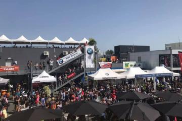 Énormément de monde pour le FSBK sur le Circuit d'Albi ce we.... Courses, démonstrations, animations...se sont succédées tout le we autour des motos et side-cars...., sous un magnifique soleil!