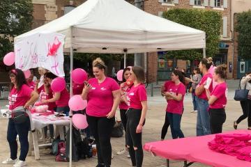 Octobre rose à Albi, ça a commencé cet après midi...! Un beau dynamisme et une remarquable implication de toutes et tous pour ne jamais oublier combien compte la prévention...... 