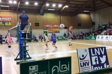 « France Avenir 2024 »: plus de 800 personnes ce soir au Cosec pour encourager ces très jeunes volleyeuses de l’équipe nationale Avenir 🇫🇷 face aux joueuses de Paris Saint Cloud! Victoire au TieBreak des parisiennes, mais quel match.....!!!!😃 Bravo au club du Volley Ball Albigeois et à sa présidente Nathalie Biau-cayre pour cette organisation incroyable!!!