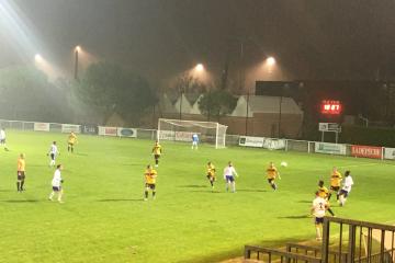 Match équilibré et engagé, sous les averses, entre l'US Albi et Castanet au stade Maurice Rigaud. Réalisme du leader de la poule qui concrétisait 2 de ses 4 franches occasions de but et repartait avec les 3 points de la victoire. Réception samedi prochain à 18h de Cahors.