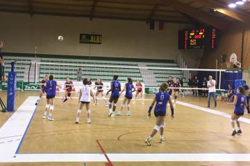 Défaite en 3 sets des féminines de France Avenir 24 au Cosec d'#Albi contre l'équipe de Nancy, très performante mais avec 1 seule française dans son 6 majeur.