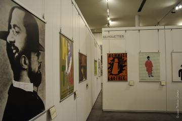 Accrochage de l'expo du MTL