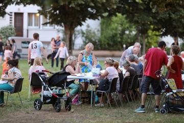 Quartier du Breuil, repas et feu de la Saint Jean