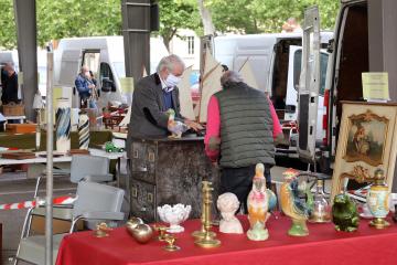 Marché à la Brocante du Castelviel 