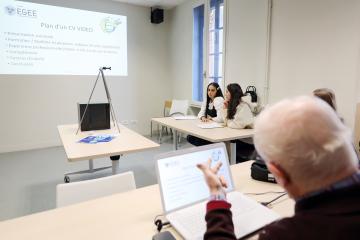 Rédige ton CV au Carré Public