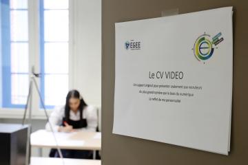 Rédige ton CV au Carré Public