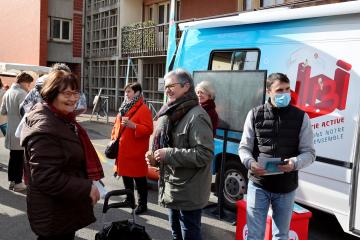 La caravane de la démocratie active présente le budget participatif à Cantepau et à la Madeleine