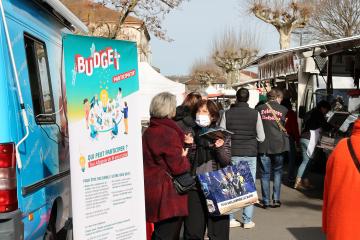 La caravane de la démocratie active présente le budget participatif à Cantepau et à la Madeleine