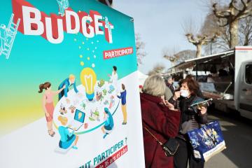 La caravane de la démocratie active présente le budget participatif à Cantepau et à la Madeleine
