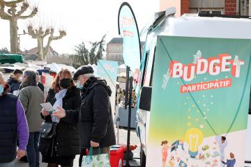 La caravane de la démocratie active présente le budget participatif à Cantepau et à la Madeleine