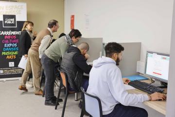 Aide à la création de CV pour les jeunes - Carré public Cantepau