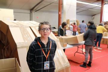 Nuit Pastel : Construction d'une œuvre monumentale en carton
