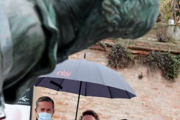  Dépose de la statue Lapérouse