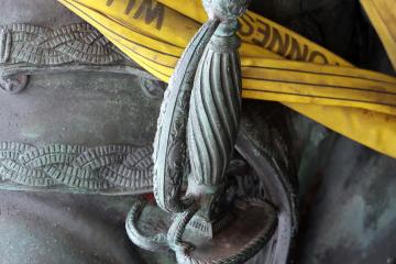Dépose de la statue Lapérouse