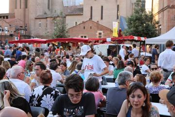 1ere Nocturne gourmande sur la Place Sainte-Cécile