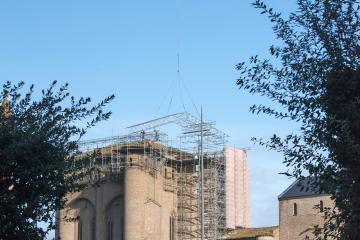 Hélitreuillage au Palais de la Berbie, dans le cadre des travaux du donjon Saint Michel