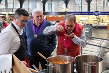 Concours cassoulet avec C8 au Marché couvert