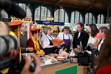 Concours cassoulet avec C8 au Marché couvert