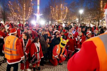 120 motards de l'asso By-Coeurs Cathares ont récolté 180 cadeaux qui vont permettre à des enfants de passer un beau Noël…