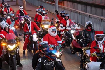 120 motards de l'asso By-Coeurs Cathares ont récolté 180 cadeaux qui vont permettre à des enfants de passer un beau Noël…