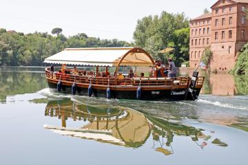 Une navette sur le Tarn pour relier les deux rives 