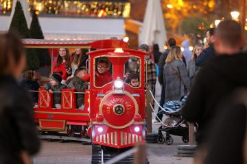 Noël 2022 à Albi - Petit train Place du Vigan