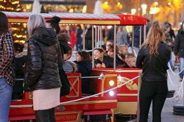 Noël 2022 à Albi - Petit train Place du Vigan