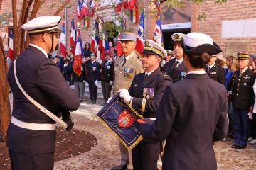 Cérémonie de remise de fanion à la Préparation militaire marine «La Perouse»