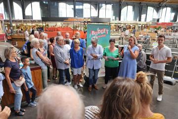 Inauguration du piano en libre-service au Marché couvert
