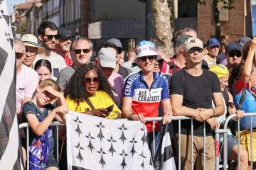 Arrivée du Tour de France Femmes avec Zwift le 27 juillet 