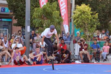 Une danse entre le bmx et le biker... Urban festival 2021