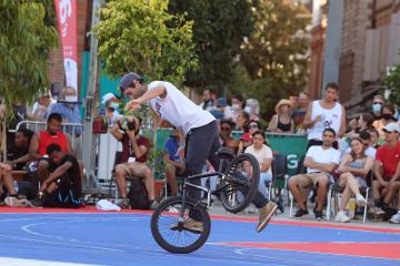 Une danse entre le bmx et le biker... Urban festival 2021