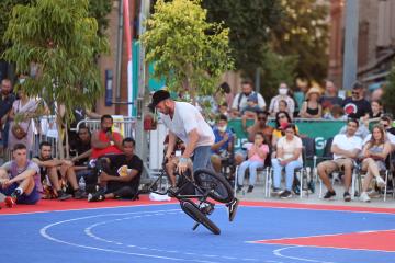 Une danse entre le bmx et le biker... Urban festival 2021