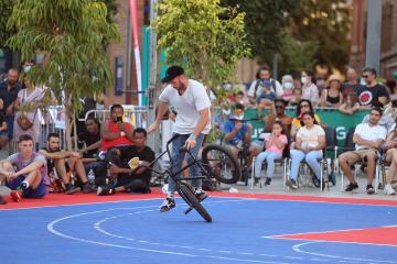 Une danse entre le bmx et le biker... Urban festival 2021