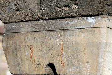 Opération anti-tags au cloître