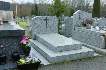 Tombe